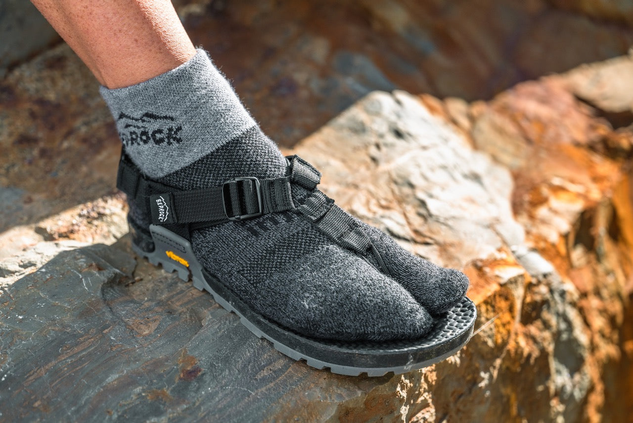 Performance Split-Toe Socks (Granite) - Image 3